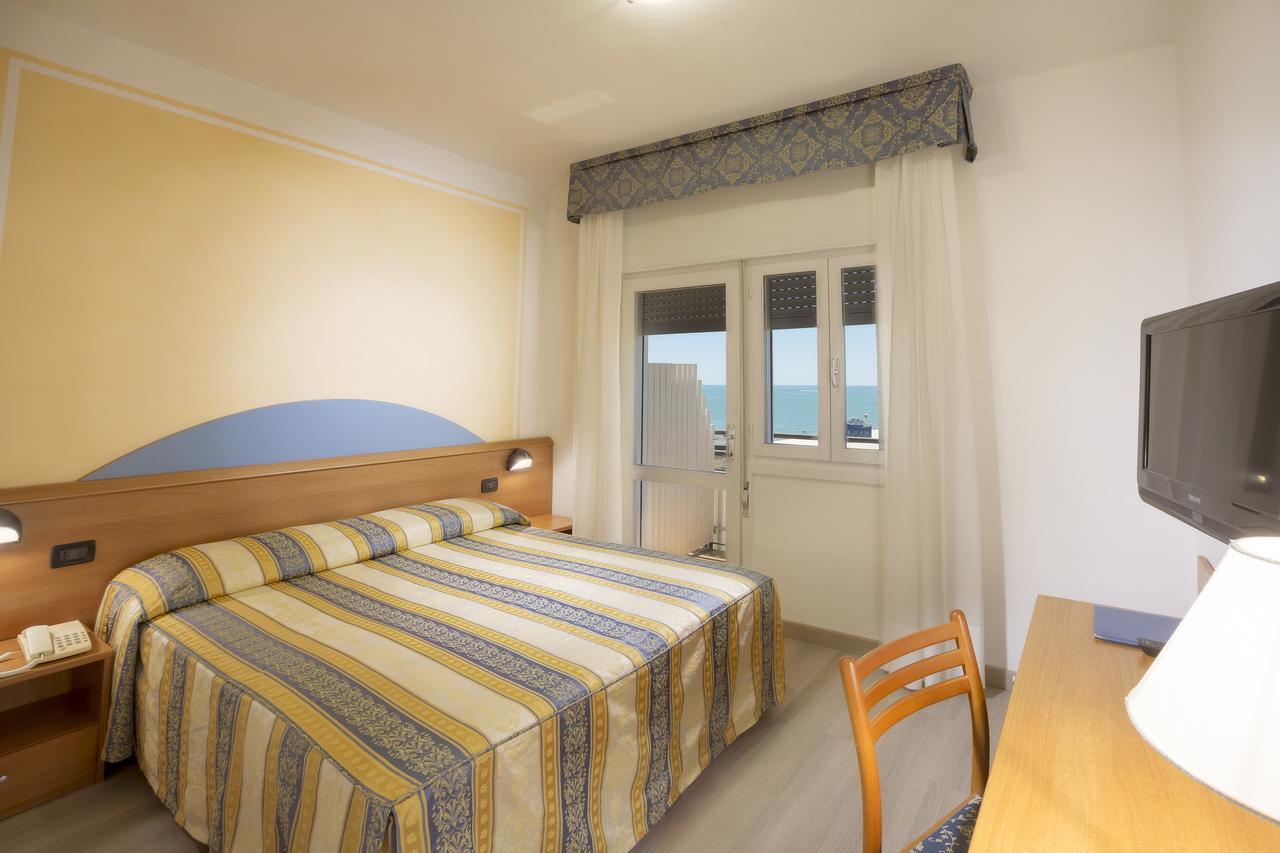 Hotel Adria sul Mare Caorle Exterior foto